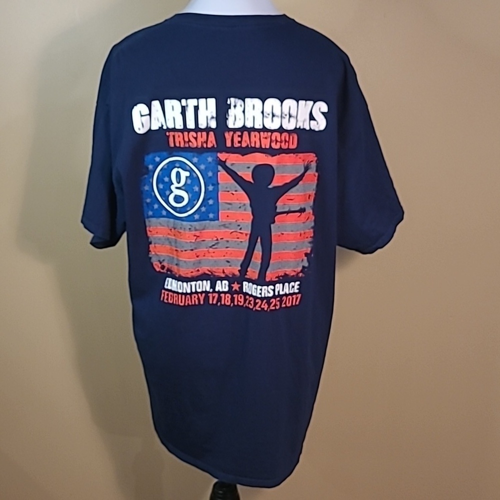 GARTH BROOKS & TRISHA YEARWOOD Edmonton, Alberta February 2017 Concert T-shirt